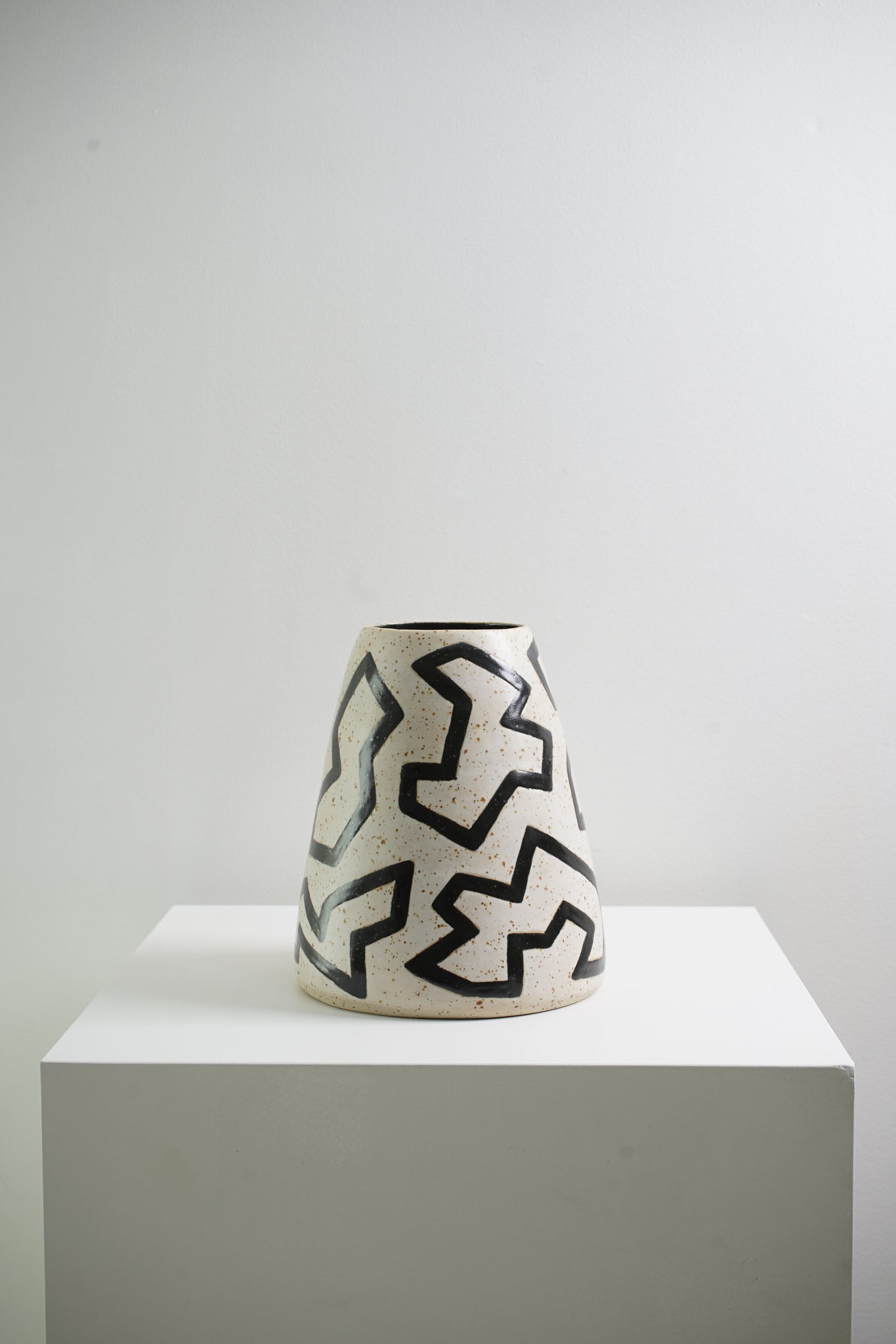 Matisse Vase - Speckled