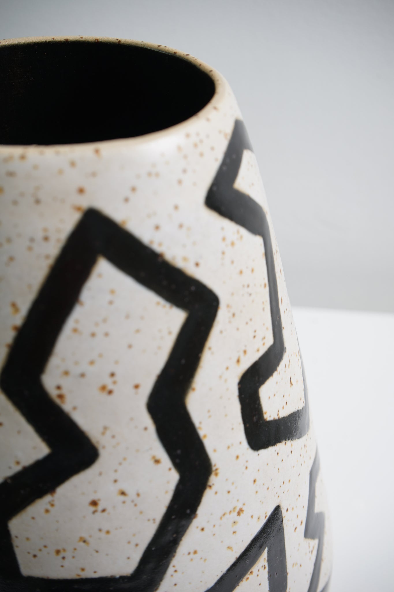 Matisse Vase - Speckled